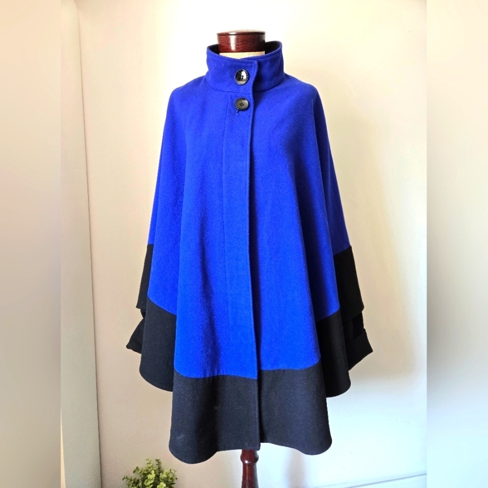 Marcona Electric Blue and Black Women's Sweater Cape With Sleeves. Size X/1X